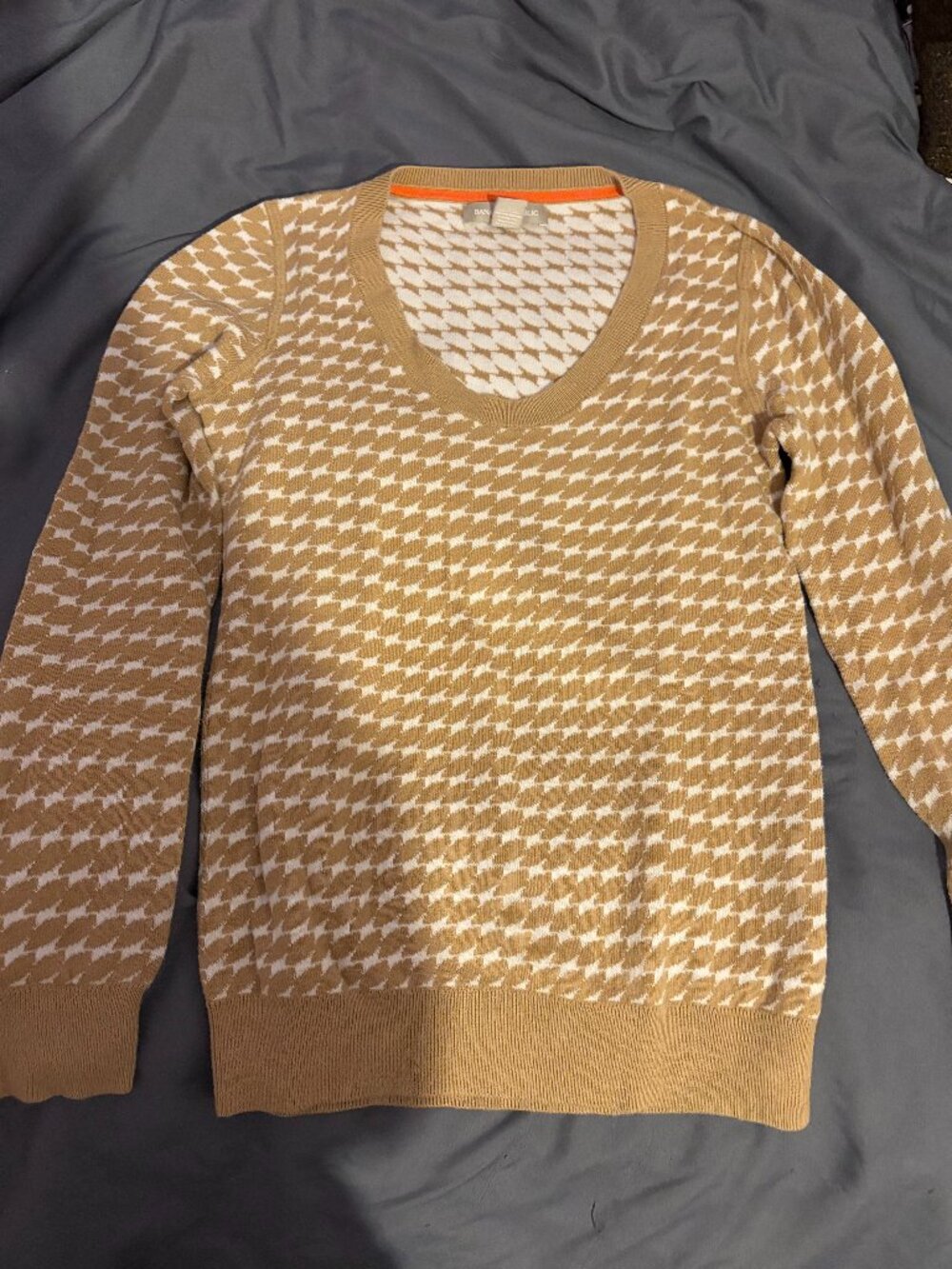 Banana Republic XS tan sweater